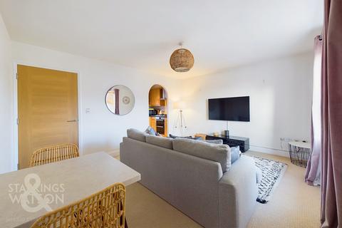 1 bedroom flat for sale, Trafalgar Square, Poringland, Norwich