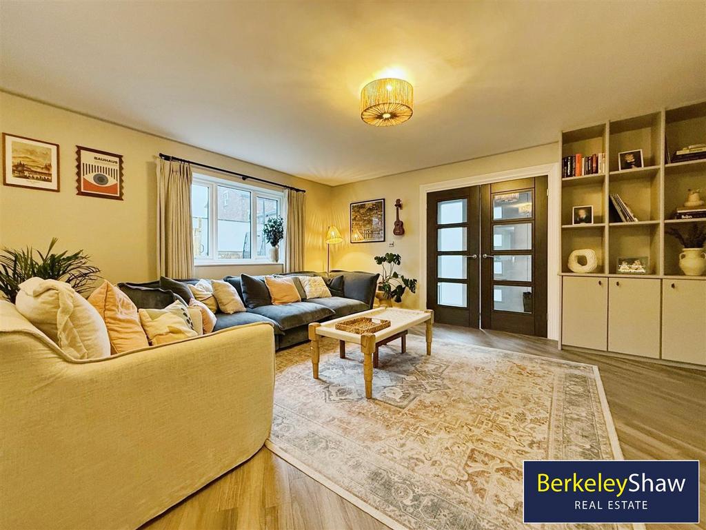 Lounge/Family Room