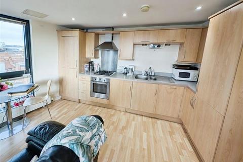 2 bedroom flat for sale, Waterfront Plaza, Nottingham, NG2 3BT