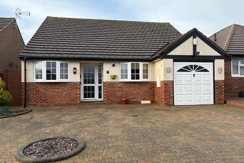 2 bedroom detached bungalow for sale, Claydon Close, Luton, BED, LU3 2EB