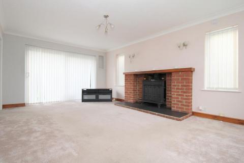 3 bedroom bungalow for sale, Luton Road, Charlton, LU4 9UJ