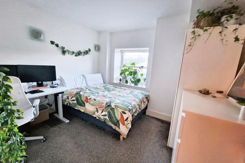 1 bedroom flat for sale, Cadogan Road, London SE18