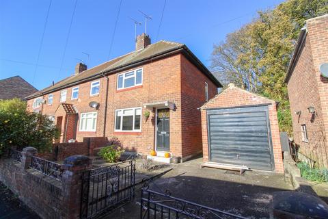 2 bedroom end of terrace house to rent, Victoria Avenue, Ripon