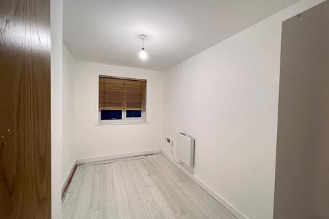 2 bedroom flat to rent, Thistle Court, SE6