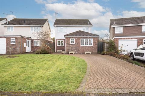 4 bedroom detached house for sale, Haglis Drive, Wendover HP22