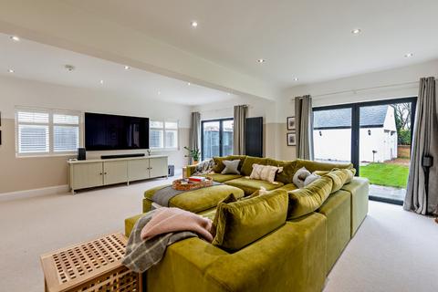 The Acres Crouch Lane, Winkfield, Windsor, SL4 4TN