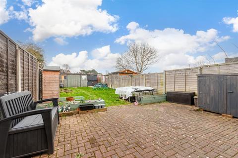 11 Highmead, London, SE18 2DH