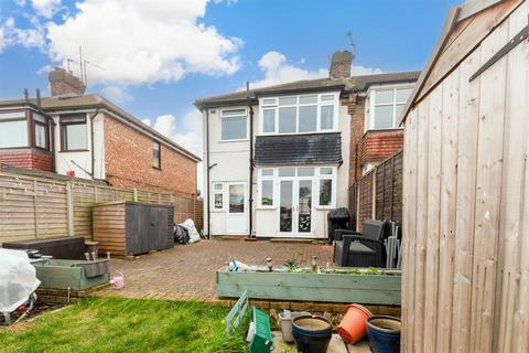 11 Highmead, London, SE18 2DH