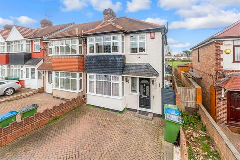 11 Highmead, London, SE18 2DH