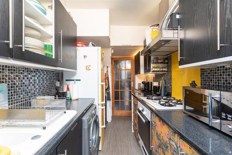 11 Highmead, London, SE18 2DH