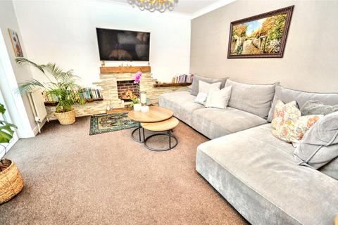 3 bedroom detached bungalow for sale, St. Helens Way, Leeds, West Yorkshire