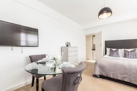 Studio to rent, Hill Street, Mayfair, W1J