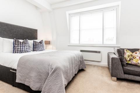 Studio to rent, Hill Street, Mayfair, W1J