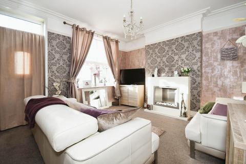 2 bedroom end of terrace house for sale, Old Road, Derbyshire S40