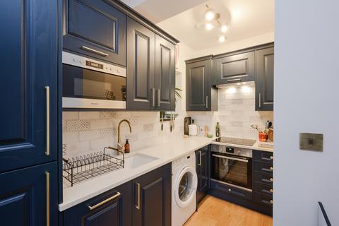 1 bedroom apartment for sale, Darlaston Road, London SW19