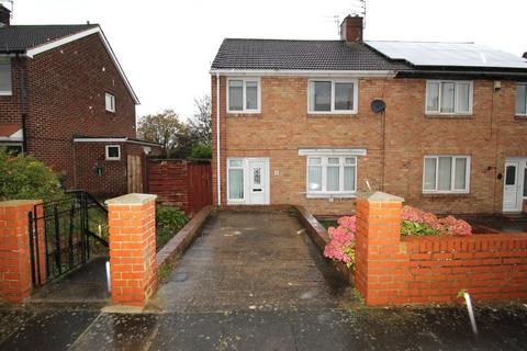 3 bedroom semi-detached house to rent, Burns Avenue, Tyne and Wear NE35