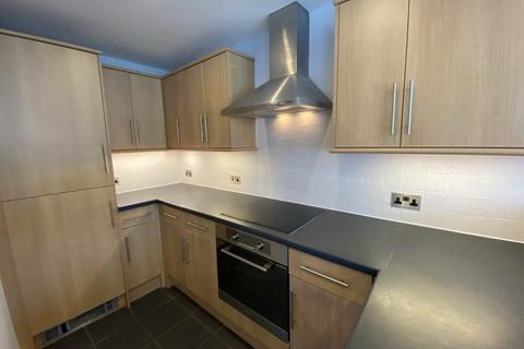 2 bedroom apartment to rent, Claremont Grove, Woodford Green IG8