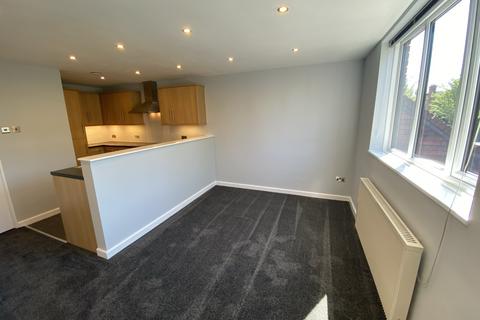 2 bedroom apartment to rent, Claremont Grove, Woodford Green IG8