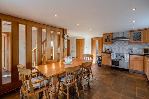 1 Iter Court, Bow, Crediton, EX17 6BZ