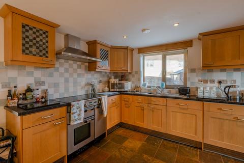 1 Iter Court, Bow, Crediton, EX17 6BZ