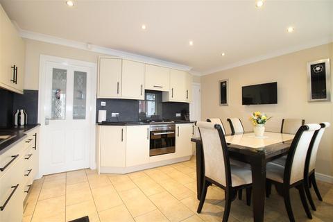 3 bedroom detached house for sale, High Street, Pensnett, Brierley Hill