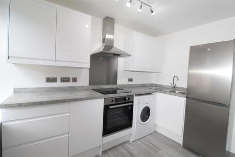 1 bedroom flat to rent, Connaught Road, Cardiff CF24