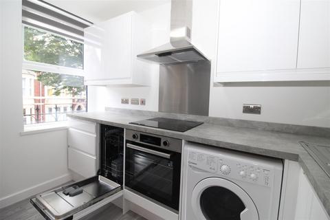 1 bedroom flat to rent, Connaught Road, Cardiff CF24