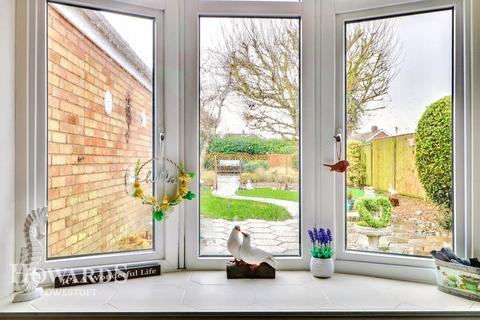 30 Bishops Walk, Lowestoft, NR32 4JN