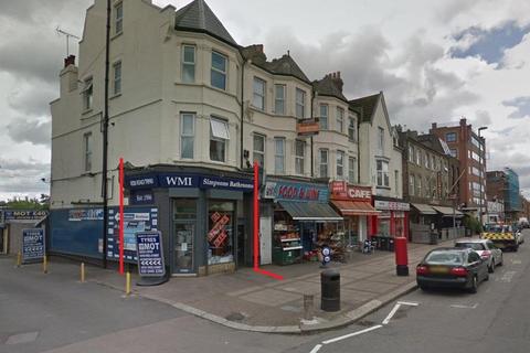 Retail property (high street) to rent, High Road, North Finchley N12