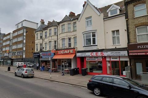 Retail property (high street) to rent, High Road, North Finchley N12