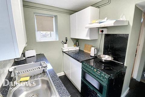 2 bedroom end of terrace house for sale, Rheolau Terrace, Pontypridd