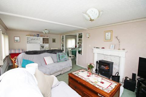 2 bedroom mobile home for sale, The Crescent, Woodside Residential Park, Poulton-le-Fylde, FY6