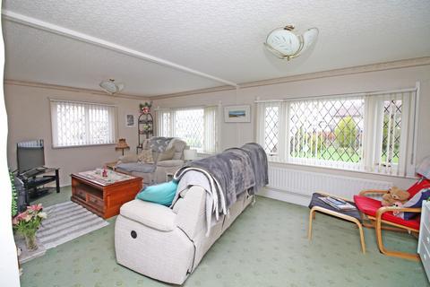 2 bedroom mobile home for sale, The Crescent, Woodside Residential Park, Poulton-le-Fylde, FY6