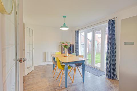 16 Attlebridge Way Kingsway, Quedgeley, Gloucester, GL2 2HY