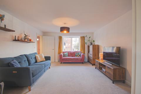 16 Attlebridge Way Kingsway, Quedgeley, Gloucester, GL2 2HY