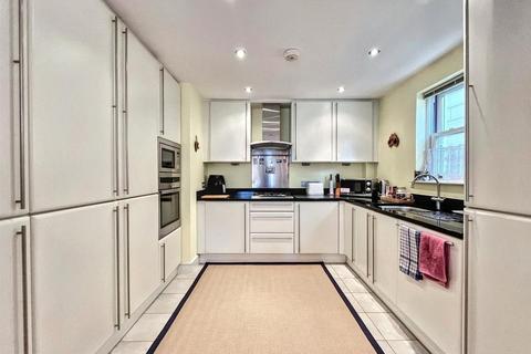 2 bedroom flat for sale, Trinity Trees, Eastbourne