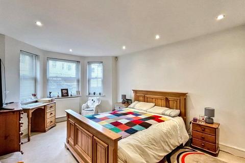 2 bedroom flat for sale, Trinity Trees, Eastbourne