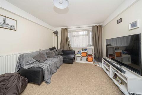 2 bedroom flat for sale, Walpole Road, Teddington TW11