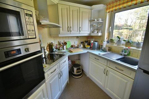 2 bedroom retirement property for sale, Glenmoor Road, West Parley, Ferndown, BH22