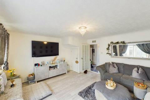 3 bedroom semi-detached house for sale, Trefoil Close, Worcester, Worcestershire, WR5