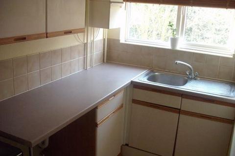 Studio to rent, Gravel Hill Close Bexleyheath DA6