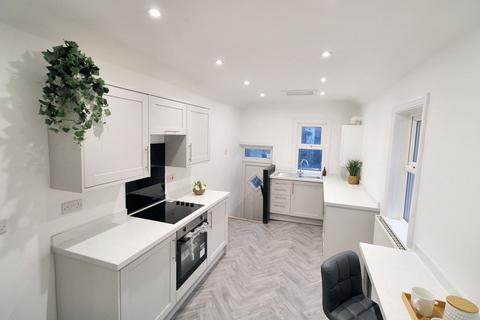 2 bedroom flat for sale, Rothbury Terrace, Heaton, Newcastle upon Tyne, Tyne and Wear, NE6 5DD