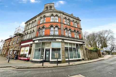 3 bedroom property for sale, High Street, Holsworthy, Devon