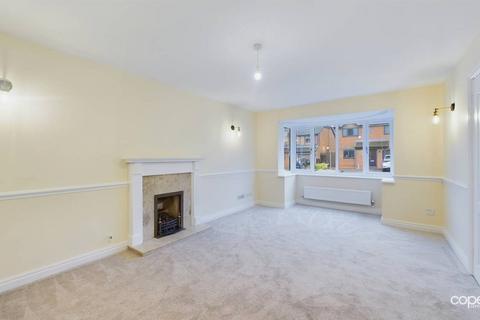 4 bedroom detached house to rent, Westacre Drive, Church Gresley, Swadlincote, Derbyshire, DE11 9RW