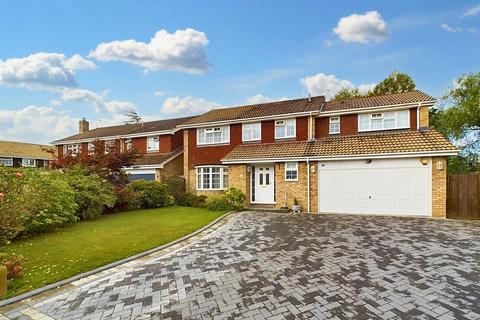 5 bedroom detached house for sale, St. Hughs Close, Crawley RH10