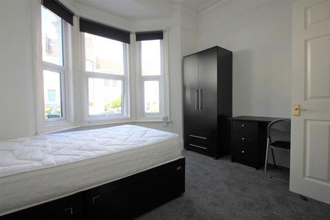 2 bedroom flat to rent, Bonchurch Road, Brighton