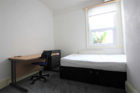 2 bedroom flat to rent, Bonchurch Road, Brighton