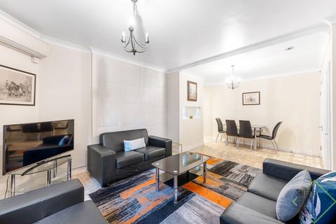 2 bedroom flat for sale, Princes Court, London SW3