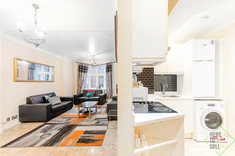 2 bedroom flat for sale, Princes Court, London SW3