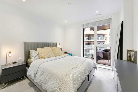 1 bedroom flat for sale, Bridges Court Road, London SW11